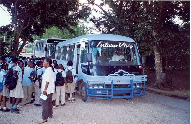 School bus at Futuro Vivo